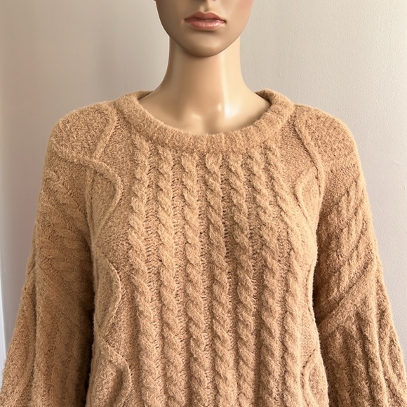 Aerie Long Sleeve Cable Knit Crew Neck Sweater Tan Size M - Picture 3 of 9